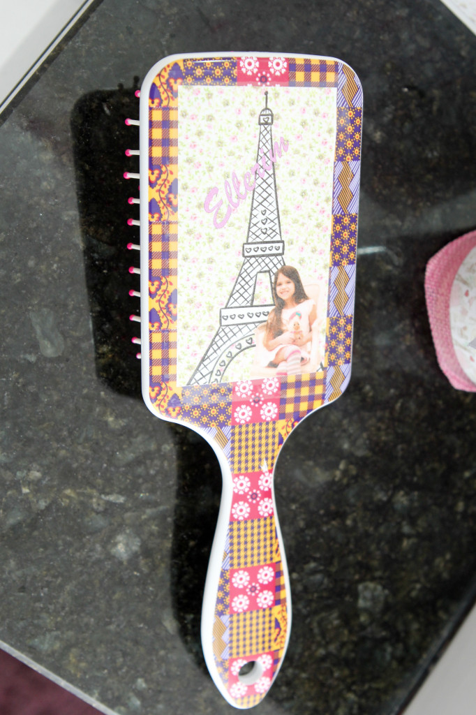 Escova de Cabelos, com um molde retangular, colado com contact!