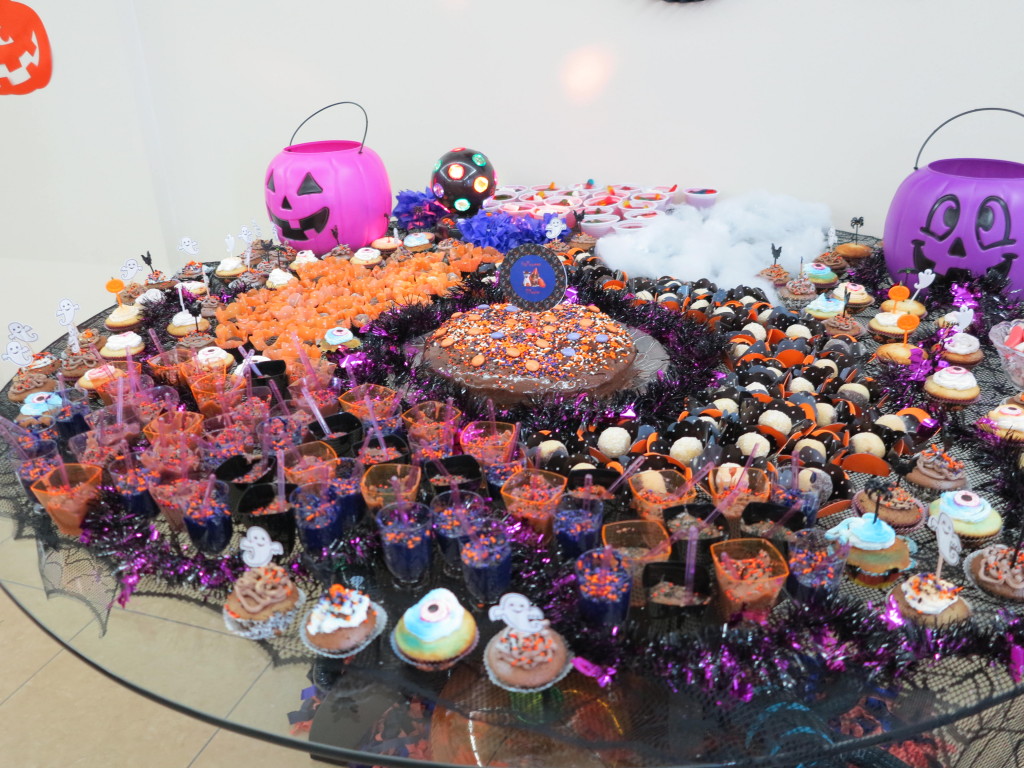Mesa dos Docinhos de Halloween