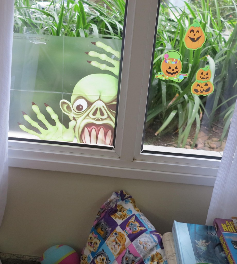 Alguns adesivos assustadores dão um toque especial na festinha de Halloween!