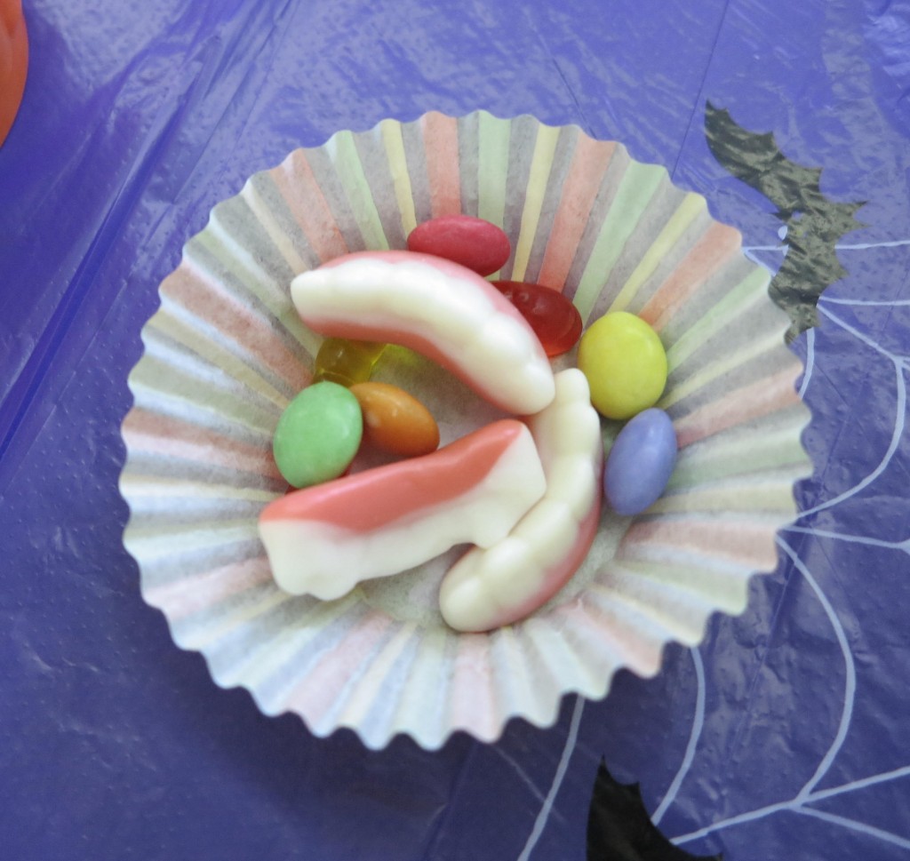 Balinhas de dentes de vampiro e minhocas