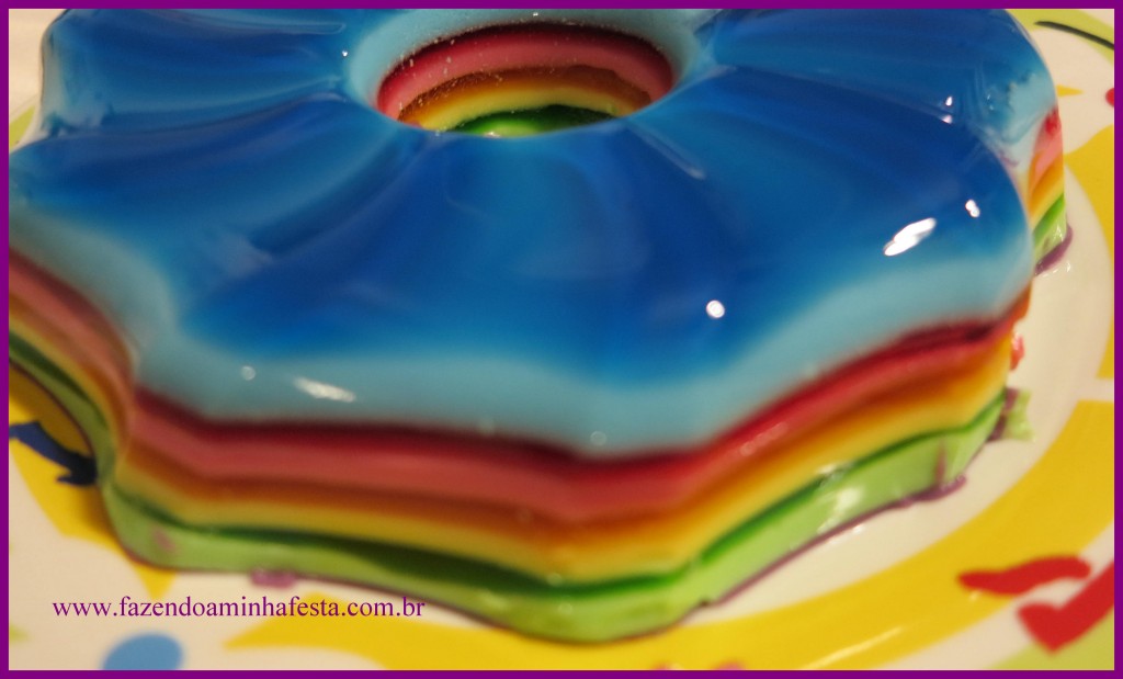 Esperar algumas horas para desenformar.