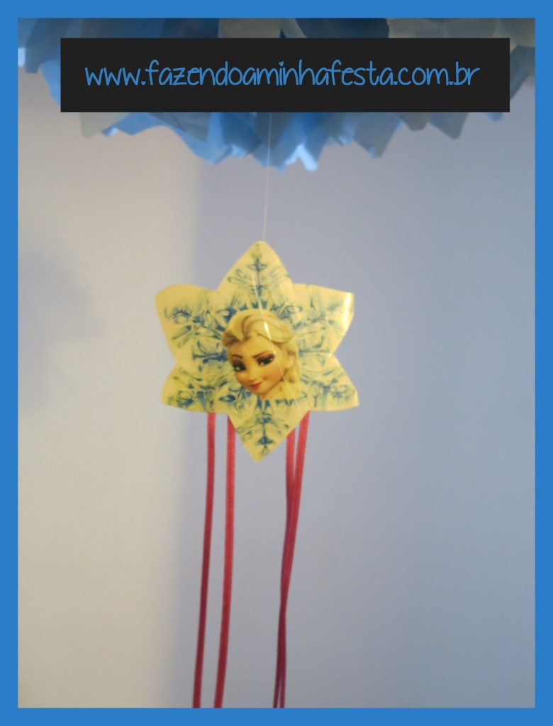 E está pronto este lindo pendente! Você pode pendurar diteto no teto, ou embaixo do pompom, que fica lindo!