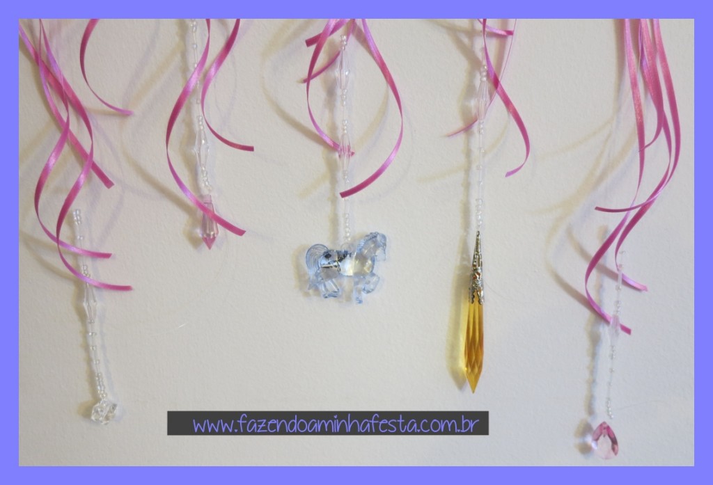 Ficam lindos com decoração de miçangas e cristais.