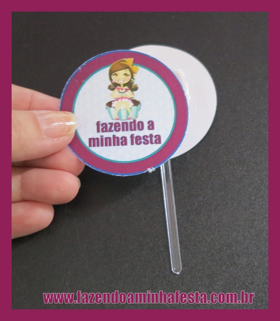 ...e cole outro topper no verso, assim não vai aparecer o verso branco.