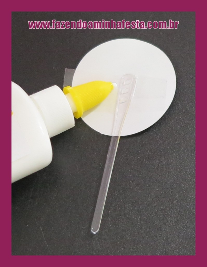 Se quiser um acabamento melhor, passe cola...