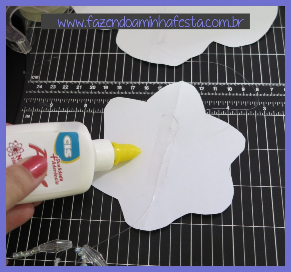 Passe cola no molde pequeno.