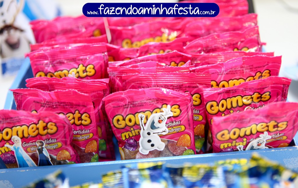 Bala de goma com personagens Frozen - clique aqui.