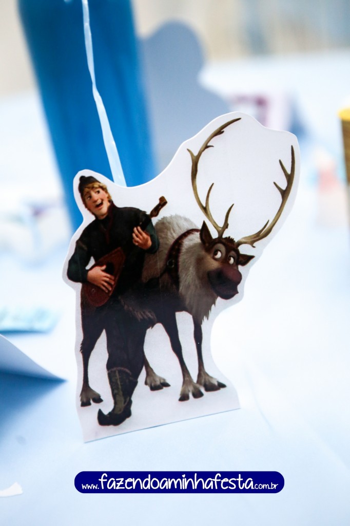 Para os meninos, display de mesa do Kristoff e Sven