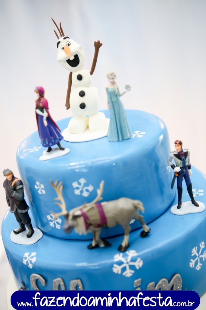 O Bolo Fake é também da Aninha, minha amiga, e o topo do bolo da Nanda Lorens.