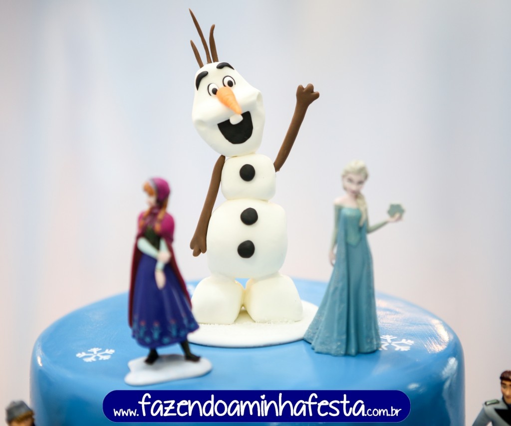 Topo de bolo do Olaf feito pela Nanda Lorens.