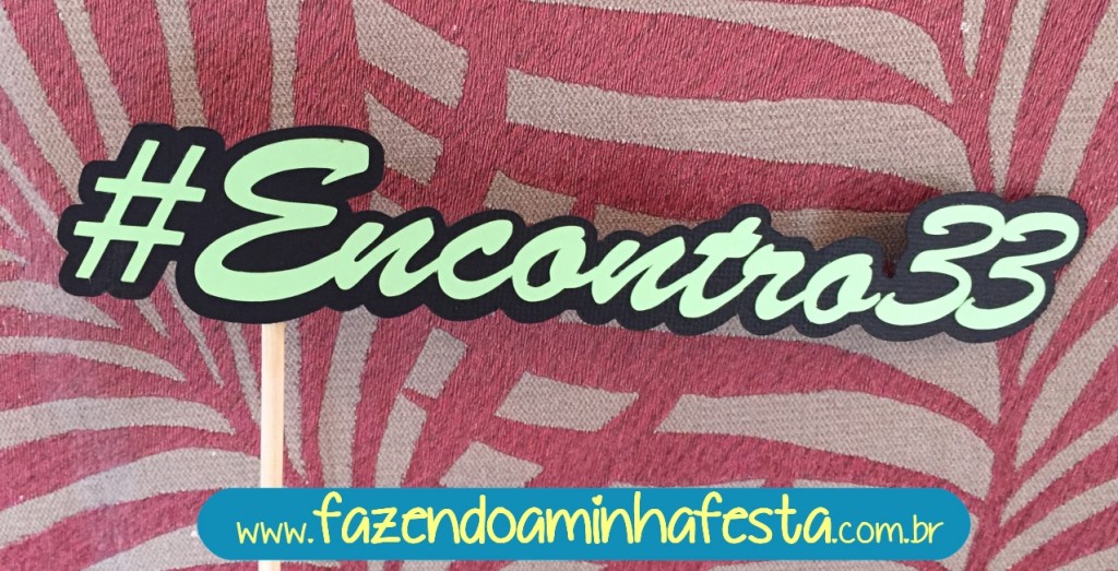 Plaquinha feita com a Silhoutte pela Isa, amiga do Clube 33.