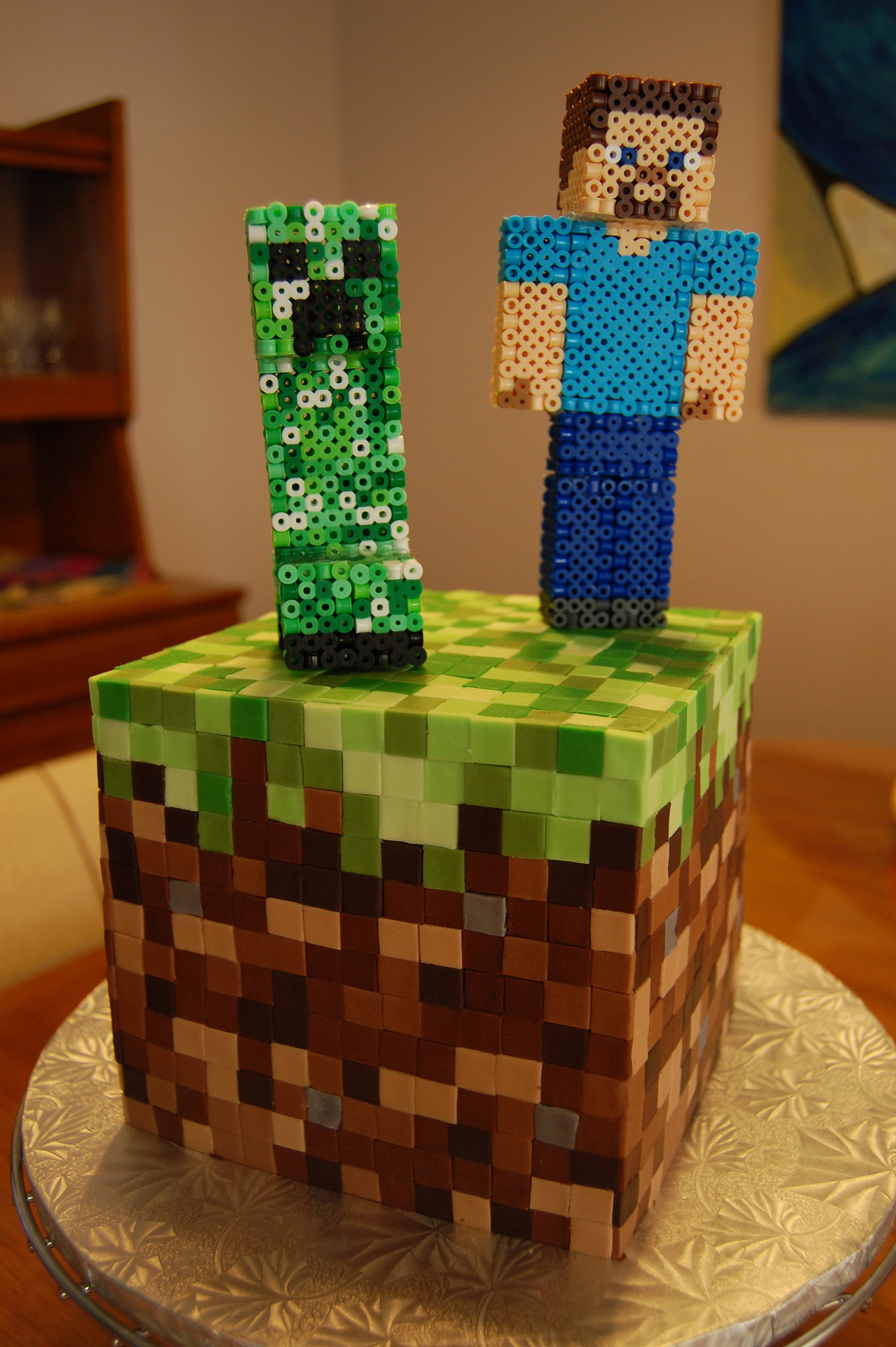 Bolo de http://www.geeknative.com/44348/3-impressive-minecraft-cakes/
