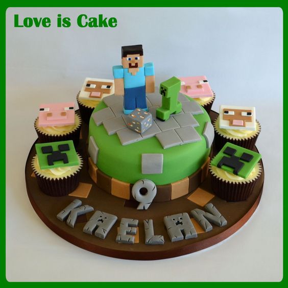 Bolo de http://www.geeknative.com/44348/3-impressive-minecraft-cakes/