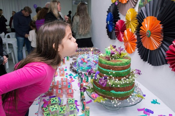 Mesa com decoração  Minecraft e Games