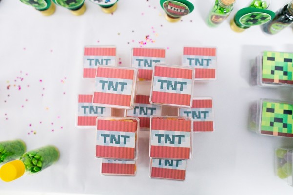 Guloseimas personalizadas no tema Minecraft e Games