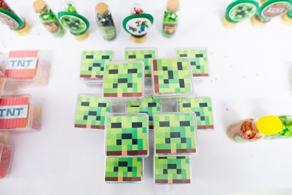 Guloseimas personalizadas no tema Minecraft e Games