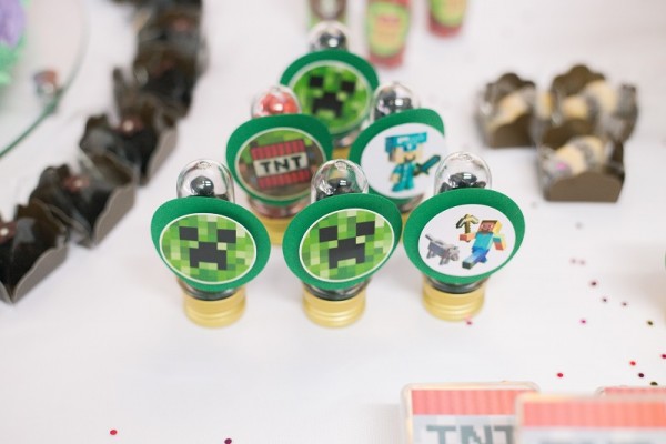 Guloseimas personalizadas no tema Minecraft e Games