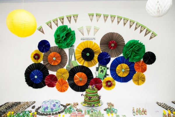 Leques de papel fáceis de fazer com cartolinas, no tema Minecraft e Games